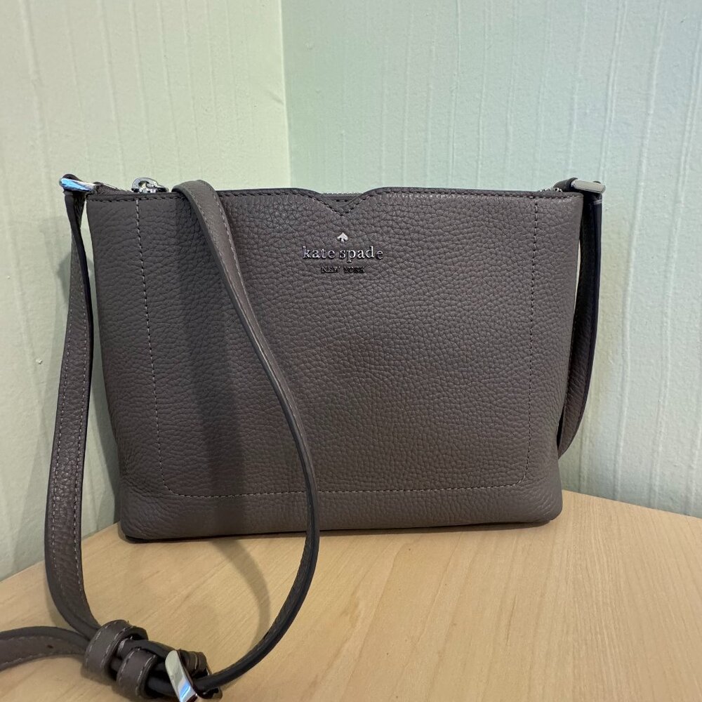 Kate Spade Harlow Crossbody – Pebbled Leather – Hare Grey